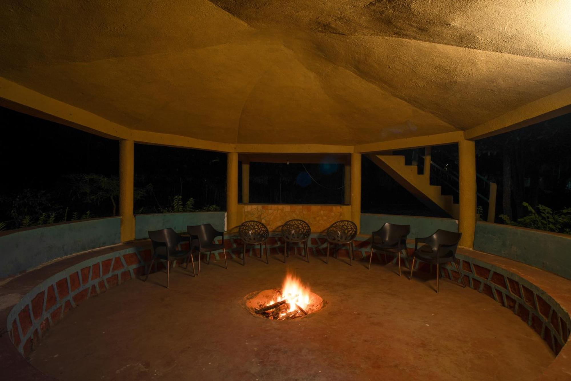 Hotel Treebo Premium Mowgli'S Den, Pench Khawāsa Exteriér fotografie